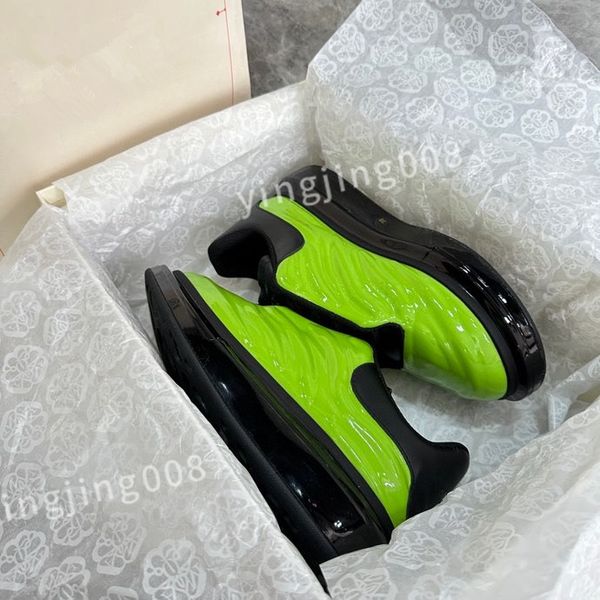 

2023 luxury designer brand shoe for men women fashion embossed grained calf leather platform runner trainers sneakers xinshidai230408, Black