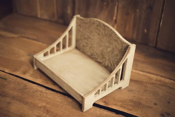 

keepsakes born pography props baby posing retro small sofa chair decoration infant girls po studio shooting accessories furniture 230701