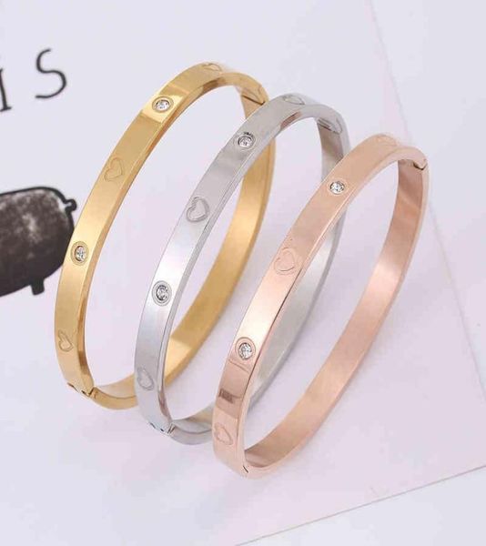 

fashion heartshaped open bracelet peach heart snap stainless steel bracelet women039s diamond inlaid love5791612, Black