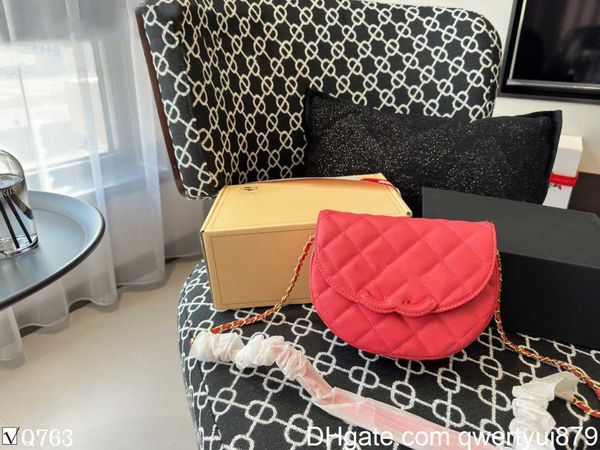 

womens designer crossbody saddle quilted bags classic flap caviar leather calfskin purse gold metal hardware goldern chain shoulder luxury h