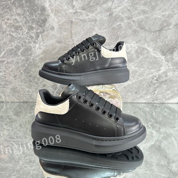 

2023 new luxury summer men's breathable shoes round toe designer men anti-slip proof sneakers fashion outdoor walking shoes xinshidai23, Black