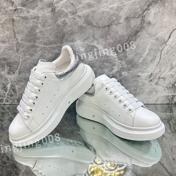 

2023 summer men's breathable shoes round toe designer men anti-slip proof sneakers fashion outdoor walking shoe xinshidai230414, Black