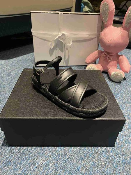 

designer beach shoes coachs cc women's summer fashion beach sandals women's channel slides outdoor casual slippers x20