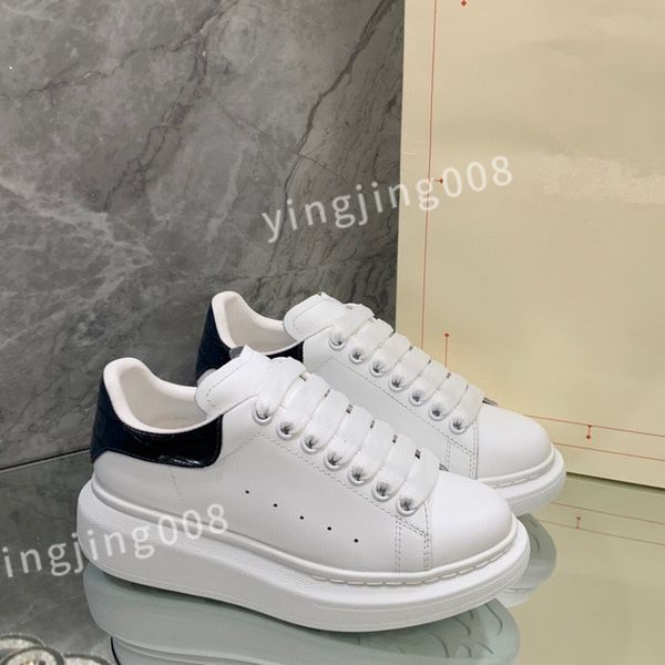 

luxurys men sneakers leather platform shoes women black classics technical fabric trainers casual shoes xinshidai230413
