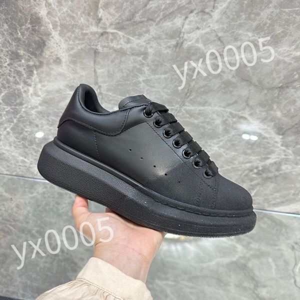 

r the four seasons shoes sneakers men women trainers classic stripe rubber shoe leather sneaker xsd230406, Black
