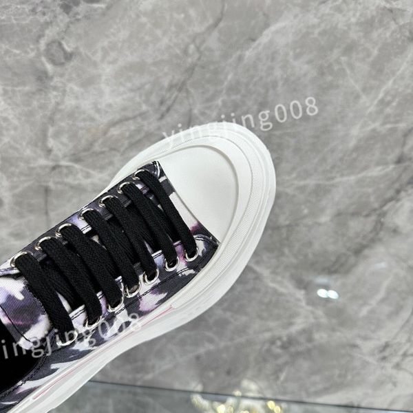 

2023 new luxurys designer brand shoe for men women fashion embossed grained calf leather platform runner trainers sneakers xinshidai230409, Black