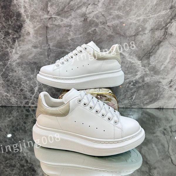 

2023 new summer men's breathable shoes round toe designer men anti-slip proof sneakers fashion outdoor walking shoes xinshidai230414, Black