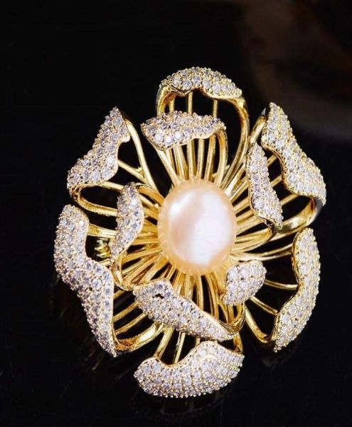 

fashion elegant designer flower brooch for women birthday gift sparkling brooches with freshwater pearl2197790, Golden;silver