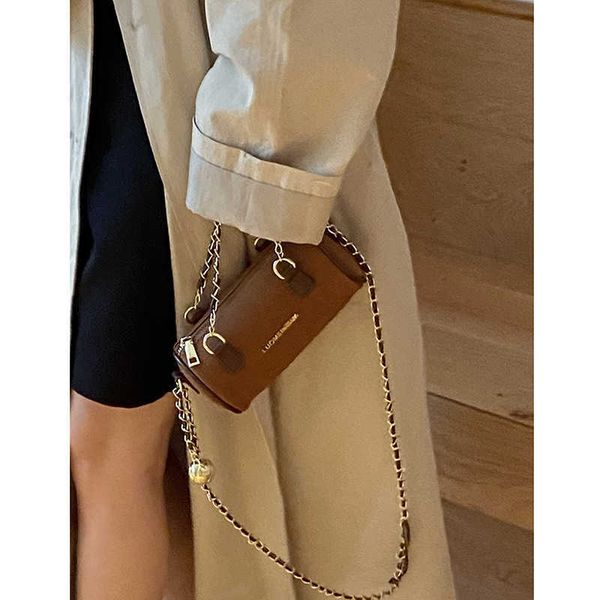 

portable chain bag new fashion frosted bag versatile messenger bag pillow bag