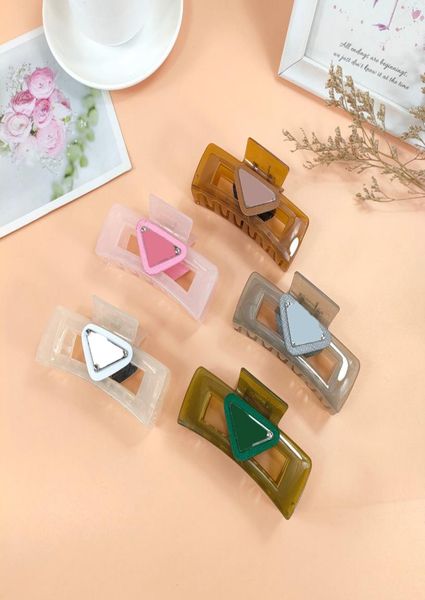 

23ss letter clamps triangle women square hair clips large hairpin crab solid color claw clip girl designer clear accessories1347261, Slivery;white
