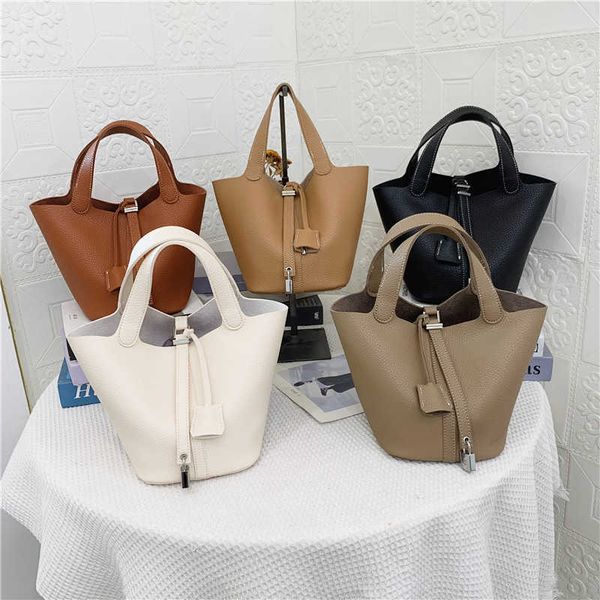 

designer picotin lock bags 2023 new simple and large capacity bucket vegetable basket mother child bag fashion soft leather one shoulder cro