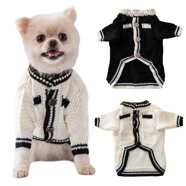 

Brands Clothes Designer Dog Apparel Warm Pet Sweater With Classic Brooch For Small Medium Dogs Cat Holiday Puppy Costumes Soft Fall Winter Pets Coats White XS, Black