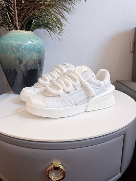 

2023 designer trainer sneakers casual shoes mens low white embossed red green blue denim royal red canvas black luxury 0629