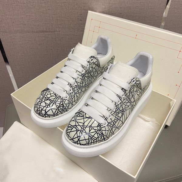 

2023 canvas dirty designer casual shoes screener sneakers woman luxury classic rubber leather distressed shoe flat platform low men womens s