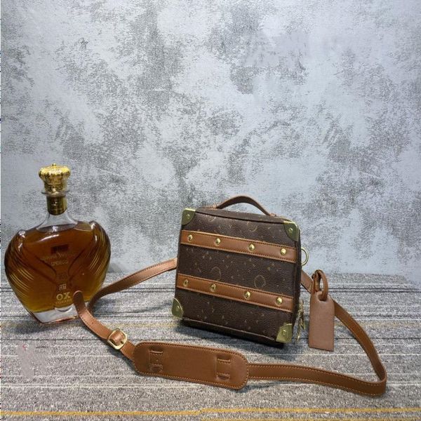 

l crossbody box box shoulder mens trunk embossed leather messenger printed trunk designer bag handle bag luxury flap handle soft bags flower
