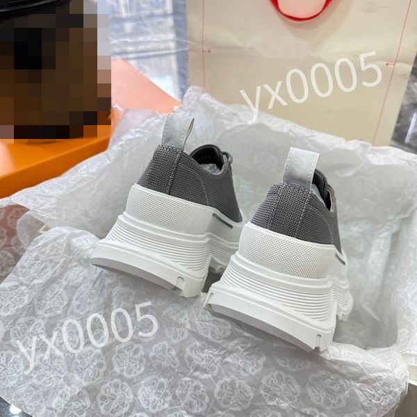 

luxurys designer flat sneaker trainer casual shoes denim canvas leather white letter fashion platform mens womens low sneakers 35-46 xsd2304, Black