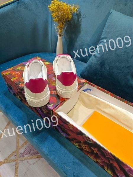 

2023 new luxury mens sneakers bread shoes fashion trend classic floral designer casual versatile womens outdoor walking dc220501, Black