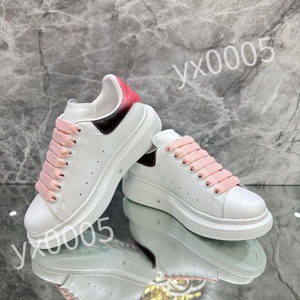 

2023 luxury designer shoes the four seasons men's and women's sports white embossing calfskin size 35-46 xsd230412, Black