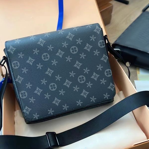 

womens purses m46255 n42710 mini district clutch bag sling flap luxurys vintage cross body travel handbag summer totes designer mens leather