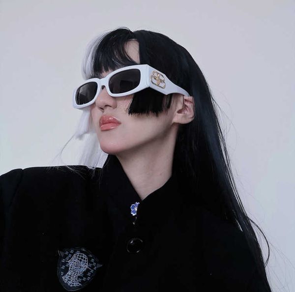 

fashion internet celebrity hip-hop personality for women 2021 new concave style runway paris thick frame sunglasses, White;black