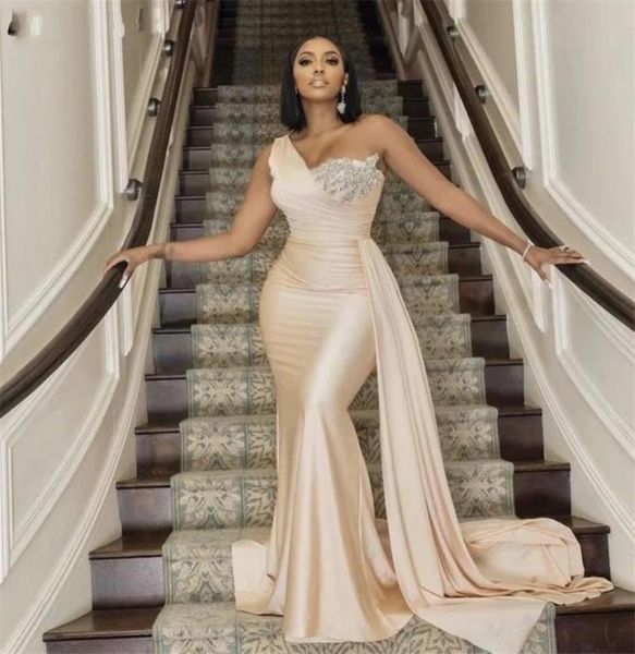 

2023 bridesmaid dresses one shoulder light champagne mermaid for weddings plus size long crystal beads formal maid of honor gowns 6748362, White;pink