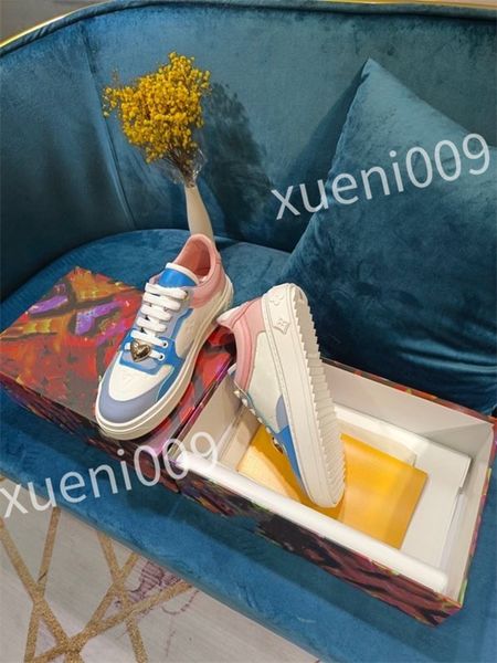 

2023 luxurys mens sneakers bread shoes fashion trend classic floral designer casual versatile womens outdoor walking dc220502, Black