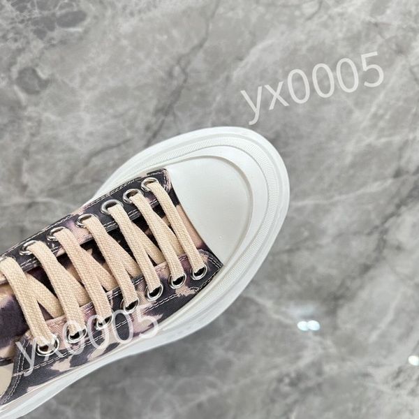 

2023 new luxury designer the four seasons shoes sneakers men women trainers classic stripe rubber shoes leather sneaker xsd230409, Black
