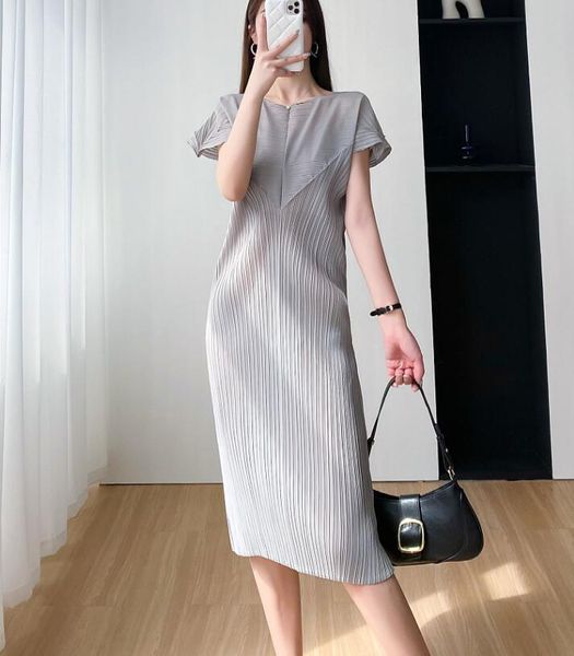 

luxury issey elegant and comfortable casual dress, Black;gray
