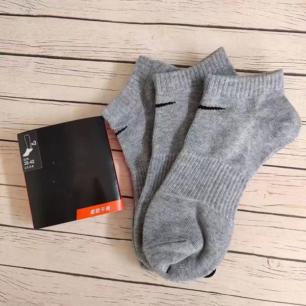 

mens socks women cotton all-match classicblack and white gray basketball sweat absorbing breathable short boat sock luxury sportsocks, Black