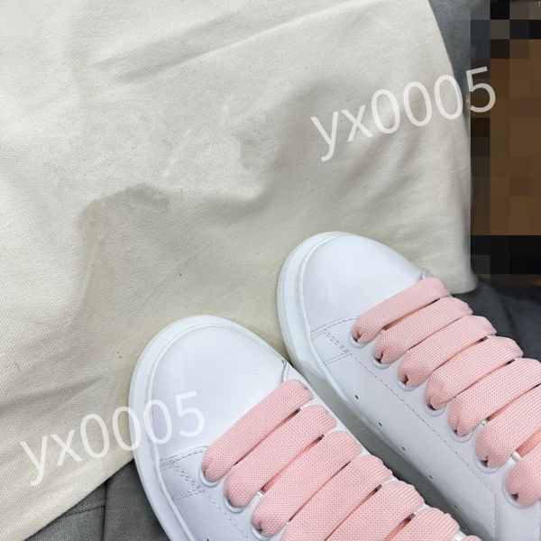 

2023 new luxury designer shoes the four seasons men's and women's sports white embossing calfskin size 35-46 xsd230412, Black