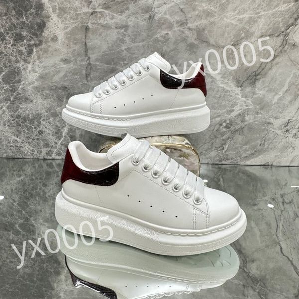 

2023 new designer shoes the four seasons men's and women's sports white embossing calfskin size 35-46 xsd230412, Black