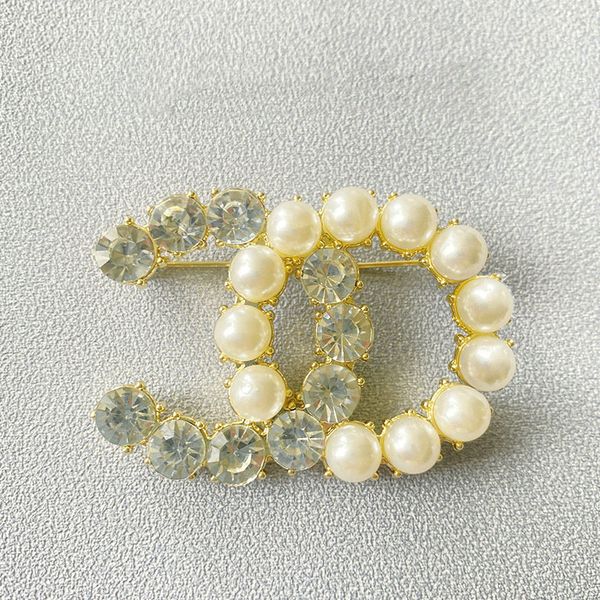 

Brand Women Designer Brooch Pearl Brooch Pins 18k Gold-plated Exquisite Wedding Party Jewerlry Accessories Gifts