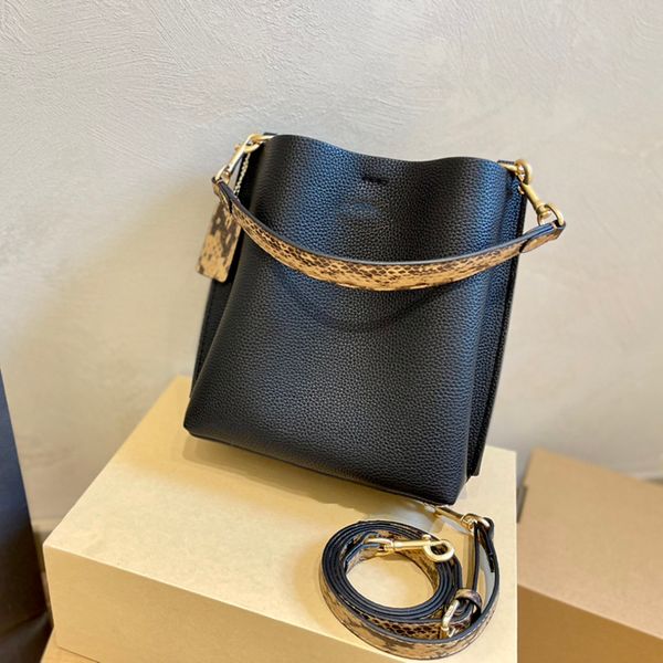 

2023 designer bags serpentine leather grace family retro handle bucket hobos classic belts luxury crossbody tabby underarm bag coac shoulder