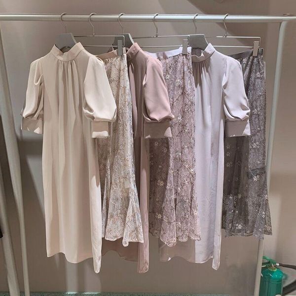 

dress kuzuwata new suit half high neck puff sleeve straight dress + slim waist drawstring lace print skirt + inner skirt 3pcs set, White