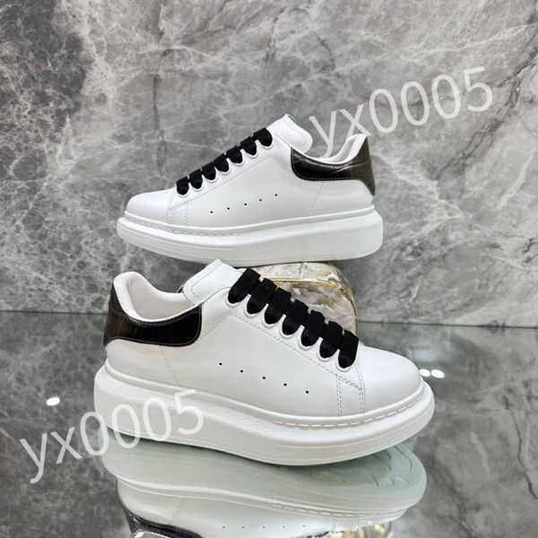 

2023 new luxury designer shoes the four seasons men's and women's sports white embossing calfskin size 35-46 xsd230412, Black