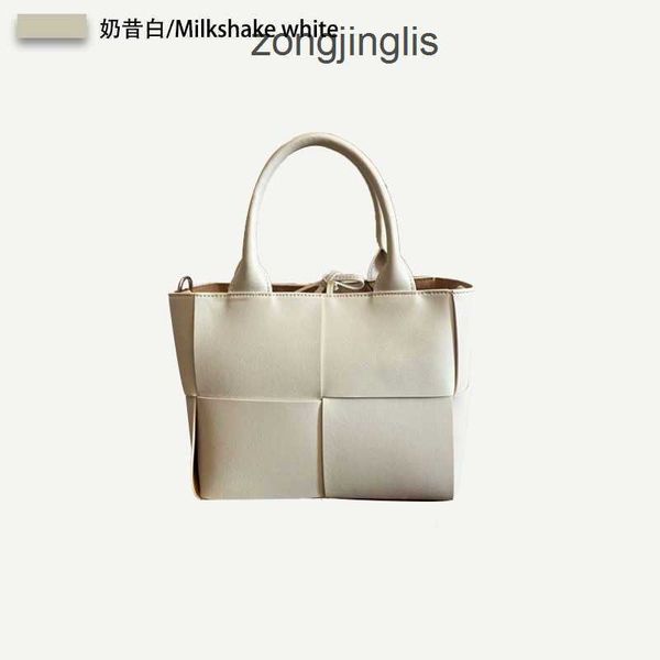 

designer bag tote bottegas woven venetas leather 2023 arco large bags women's summer single fashion shoulder mess ho0b