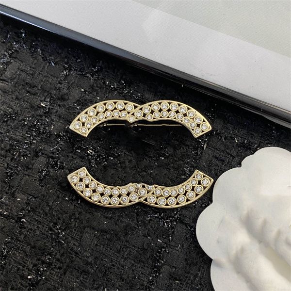 

double letter c pins women luxury designer gold brooches brand logo crystal pearl ccity brooch men suit pin jewelry accessories 45657, Gray