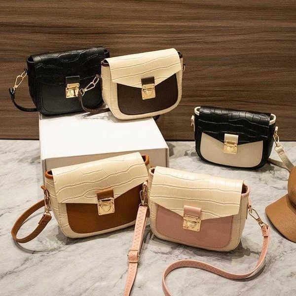 

new fashion and atmosphere crocodile pattern bag women's version women's saddle bag