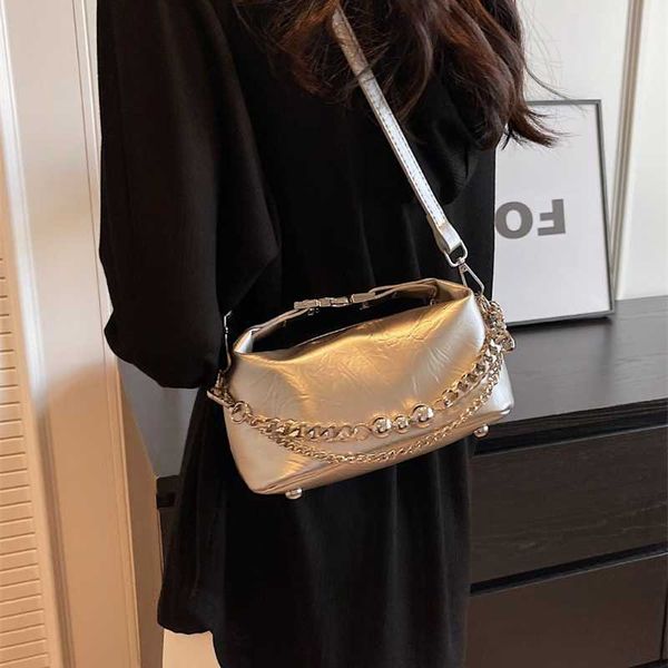 

new evening bags french niche underarm carrying bag for women's summer fashionable pillow simple one shoulder crossbody 230704