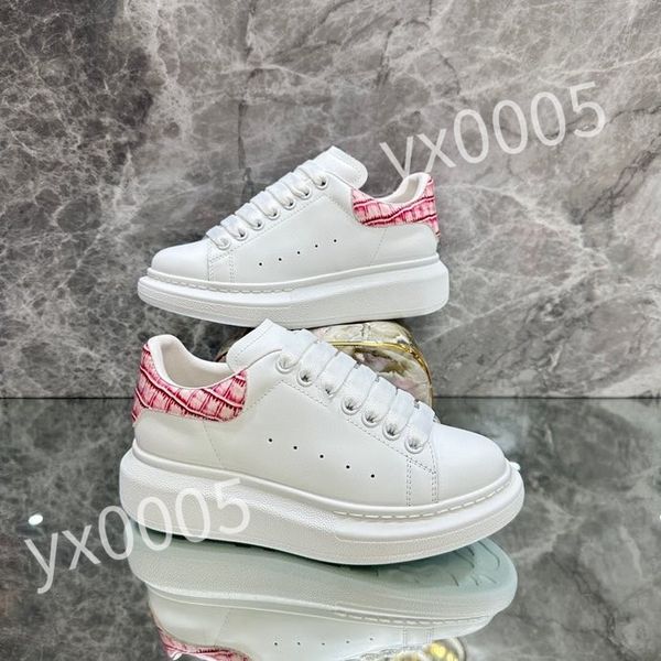 

2023 qulity mens womens chaussures shoe beautiful platform casual sneakers designers shoes leather solid colors shoe xsd230420, Black