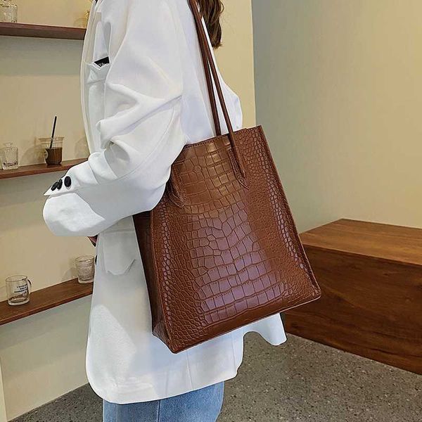 

evening bags high capacity bag women's autumn versatile single shoulder advanced feeling commuter tote 230704
