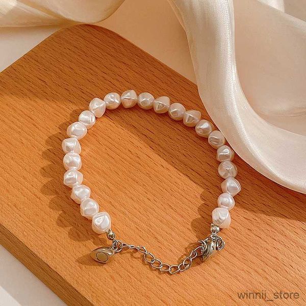 

charm bracelets elegant irregular pearl bracelet for women magnetic heart pendant lucky cuff bracelet gift luxury jewelry r230704, Golden;silver