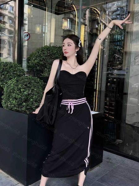 

23ss womens designer clothing designer skirts yarn-dyed casual skirt with side logo embroidery slit skirt women clothes, Black