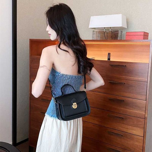

evening bags fashionable and minimalist women's bag niche versatile handbag with foreign style shoulder small square 230704