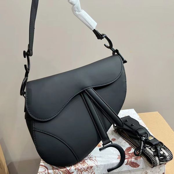 

handbag cd saddles bag with strap designer bag backpacks tote wallet magnetic metal pendant purses 5a shoulder bags womens crossbody handbag