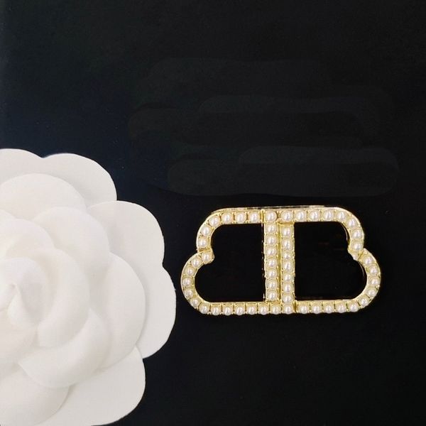 

designer pins brooches vintage copy fashion letter stamp pearl luxury womens monogram brooch brand vintage style romantic couple gift jewelr, Gray