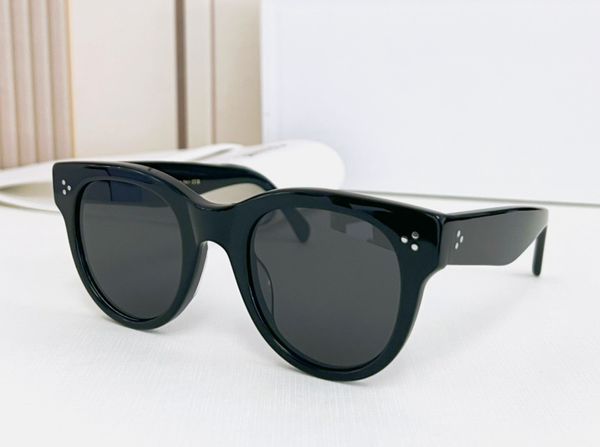 

fashion popular designer women sunglasses 4003 retro oversized butterfly frame glasses summer avant-garde style anti-ultraviolet protection, White;black