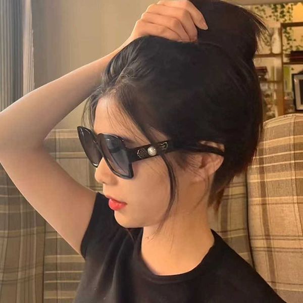 

xiaoxiangfeng new style pearl mountain camellia love tiktok live network red sunglasses female fashion glasses, White;black