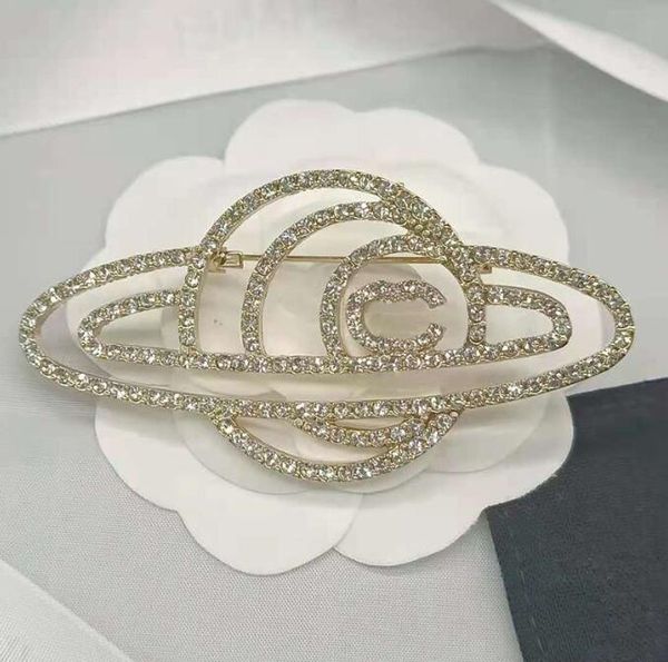 

famous design gold brand luxurys desinger brooch women rhinestone pearl letter brooches suit pin fashion jewelry clothing decoration accesso, Gray