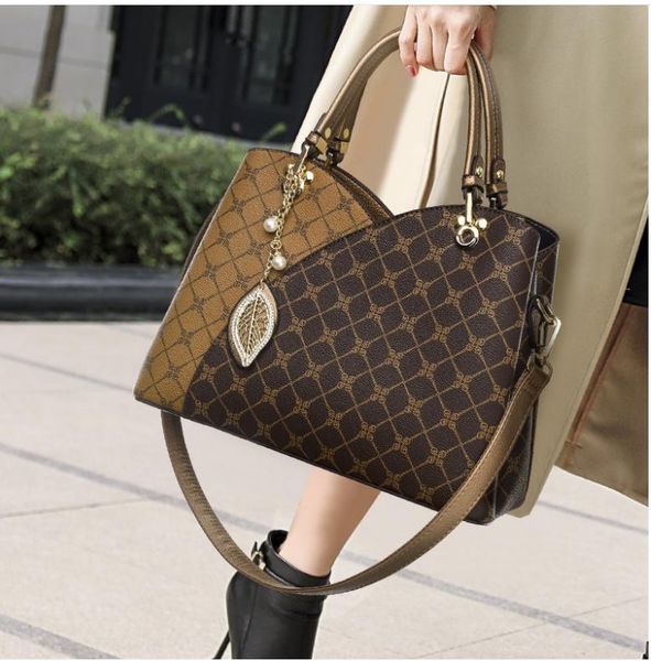 

summer new vintage women's bag, european and american light luxury, large capacity tote bag, mother's day gift, practical handbag